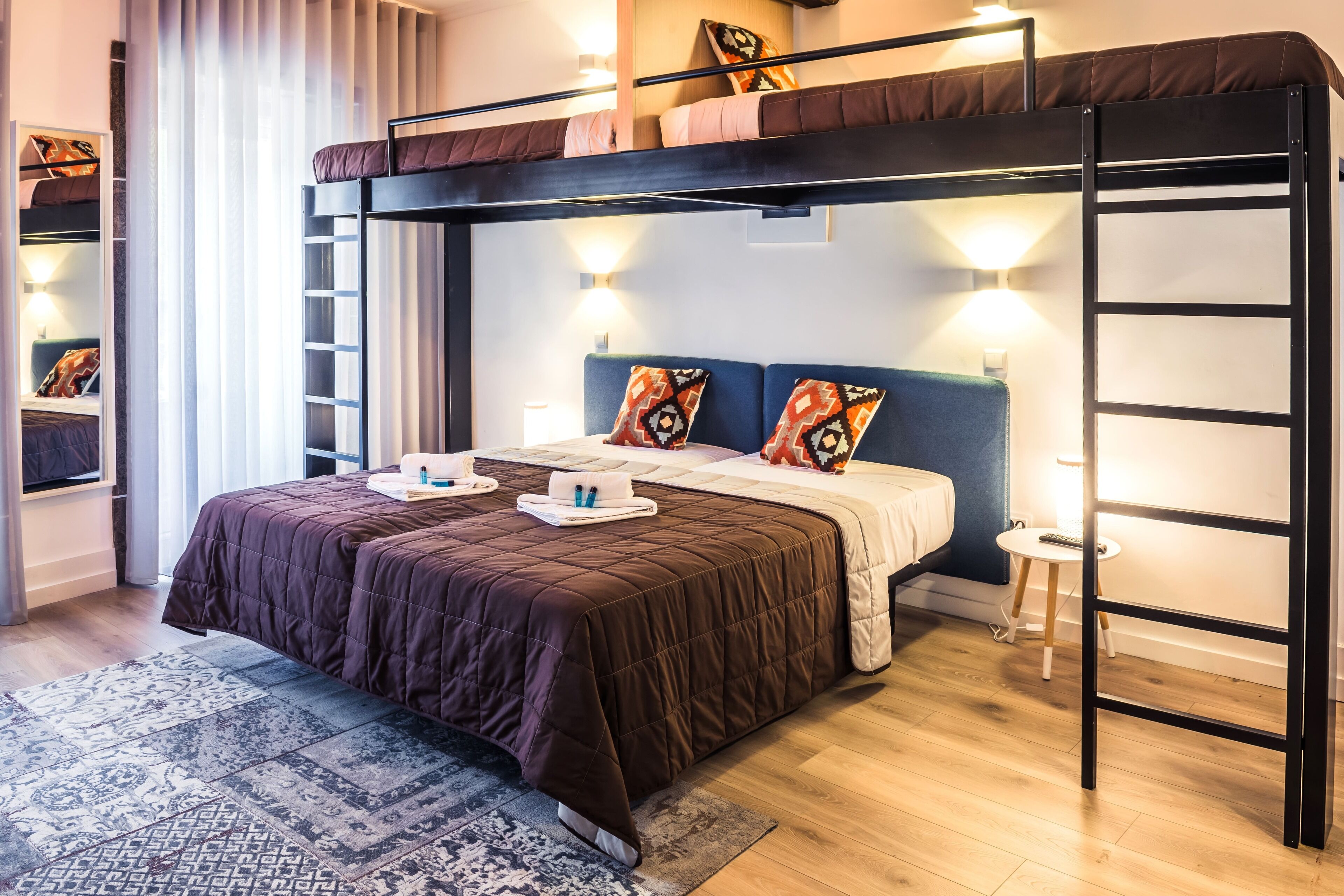 Chambre Quadruple (Pias) | Fer et planche à repasser, Wi-Fi gratuit, draps fournis