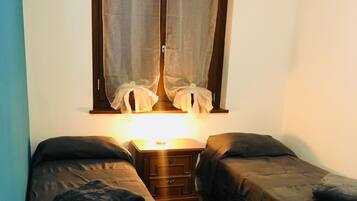 Chambre Double, salle de bains commune