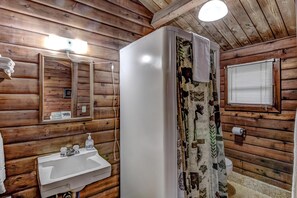 淋浴设施、免费洗浴用品、毛巾