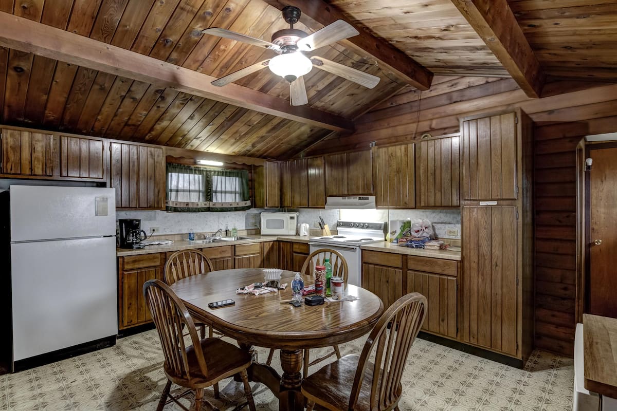 Comfort Cottage, 1 Queen Bed with Sofa bed, Non Smoking, Kitchen | In-room dining