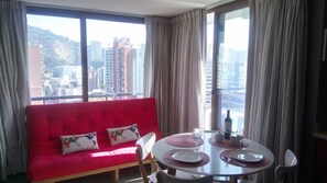 Standard-Apartment, 1 Queen-Bett und Schlafsofa, Nichtraucher | 1 Schlafzimmer, Zimmersafe, Verdunkelungsvorhänge, Bügeleisen/Bügelbrett