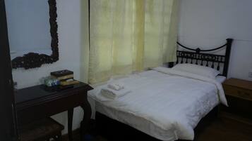 Standard Twin Room | Free WiFi