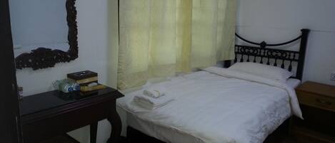 Standard Twin Room | Free WiFi