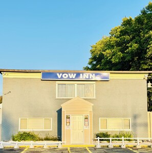 Exterior -  VOW MOTEL LISTOWEL ON (North Perth)