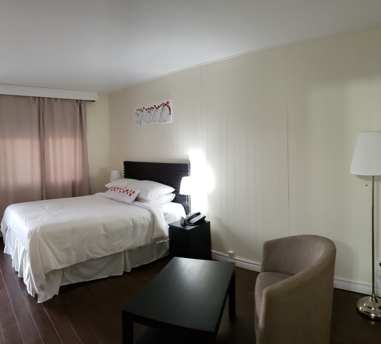 Room, 1 Queen Bed | Premium bedding, blackout curtains, soundproofing, free WiFi