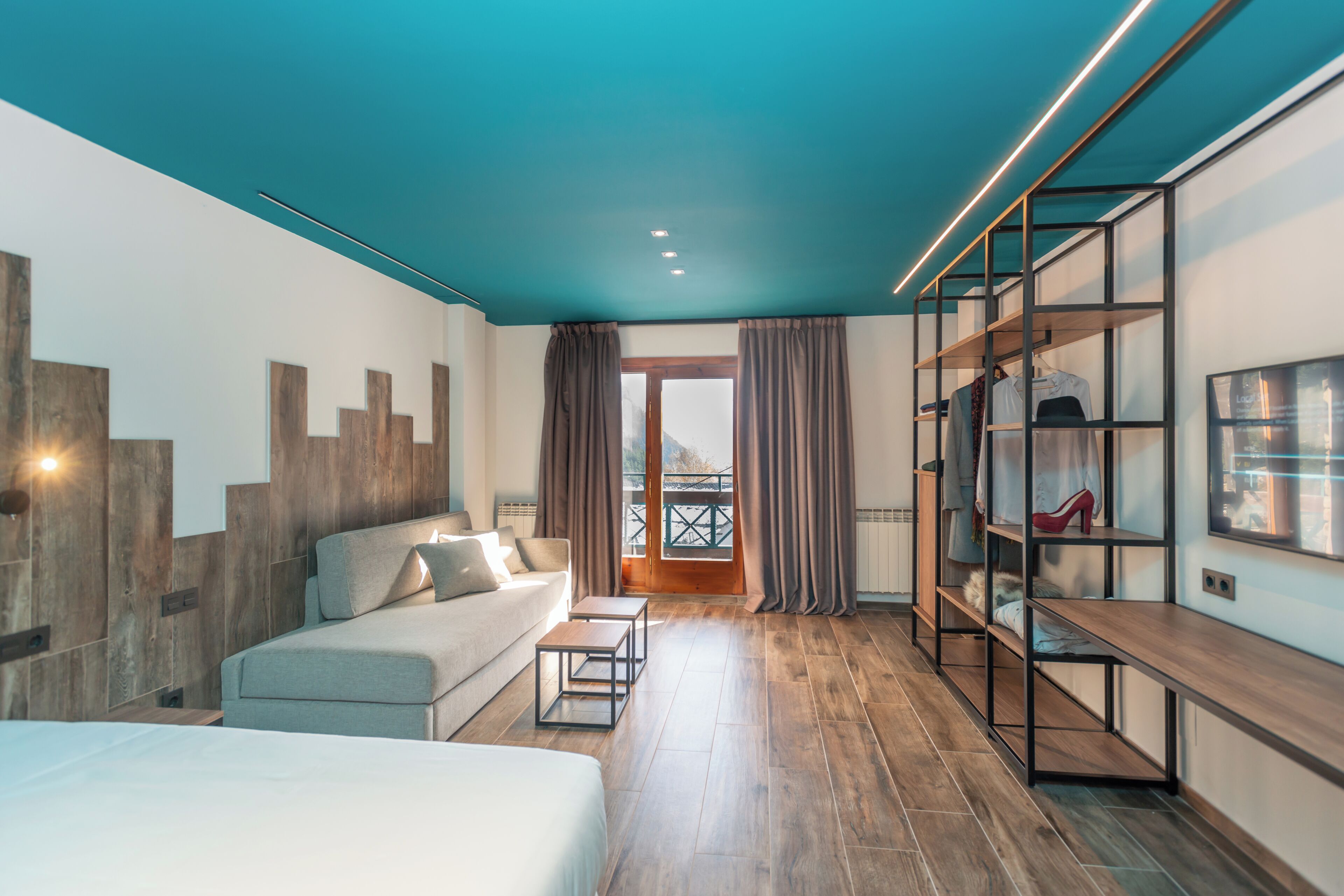 Premium bedding, down duvets, minibar, in-room safe
