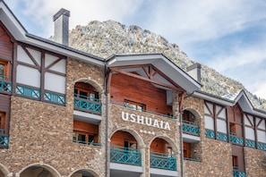 Front of property - Ushuaia Mountain Hotel (Arinsal)
