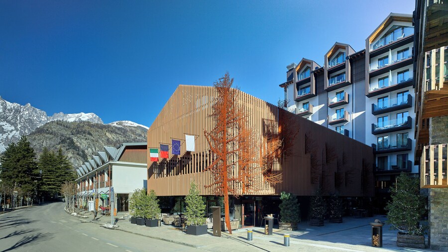 Le Massif Hotel & Lodge Courmayeur
