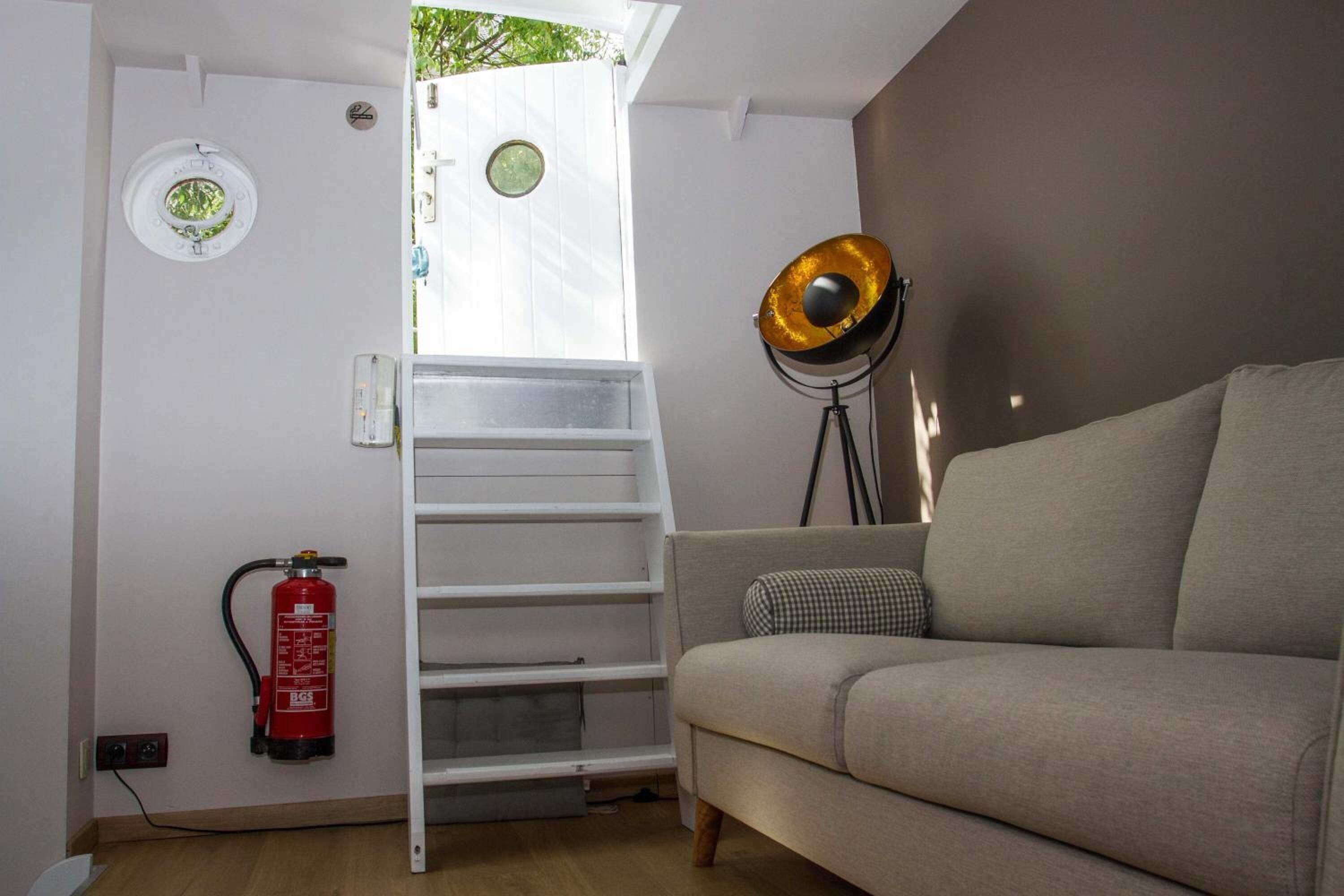 平板电视、iPod 基座、MP3 基座