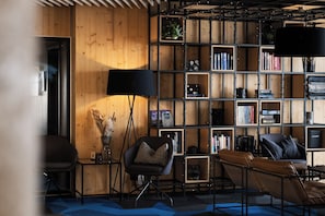 Lobby-Lounge