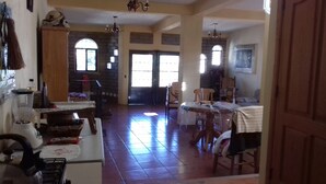 Family Apartment, Multiple Beds, Non Smoking | Private kitchenette - El Rosario (Tlayacapan)