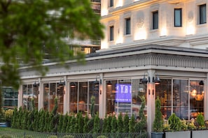 Breakfast, lunch and dinner served - TRYP by Wyndham Ankara Oran (Ankara)