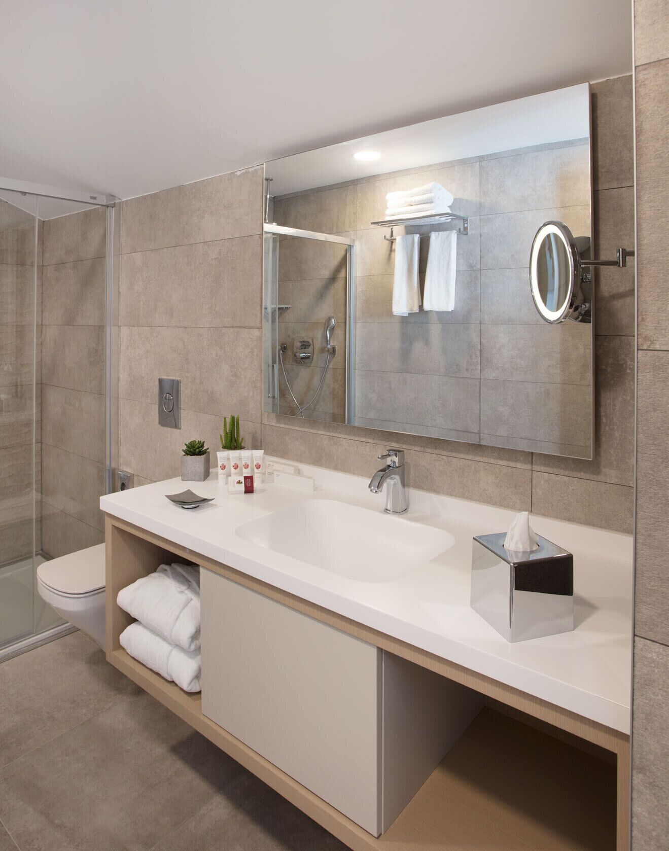 suite, 1 king bed, non smoking | bathroom sink