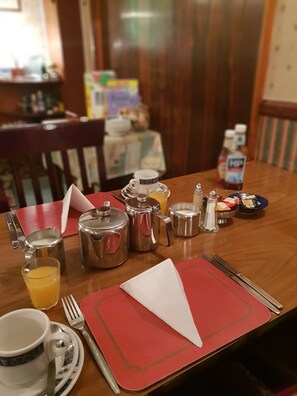 Free daily cooked-to-order breakfast  - Old Priory Guest House (Carmarthen)