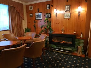 Bar (on property) - Old Priory Guest House (Carmarthen)