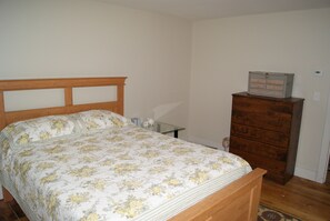 5 habitaciones, tabla de planchar con plancha y cuna de viaje 