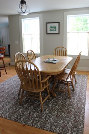 Dining - Historic Ski Home - 8 Min. To Mount Snow & 15 Min. To Stratton. (Wardsboro)