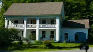 Exterior - Historic Ski Home - 8 Min. To Mount Snow & 15 Min. To Stratton. (Wardsboro)