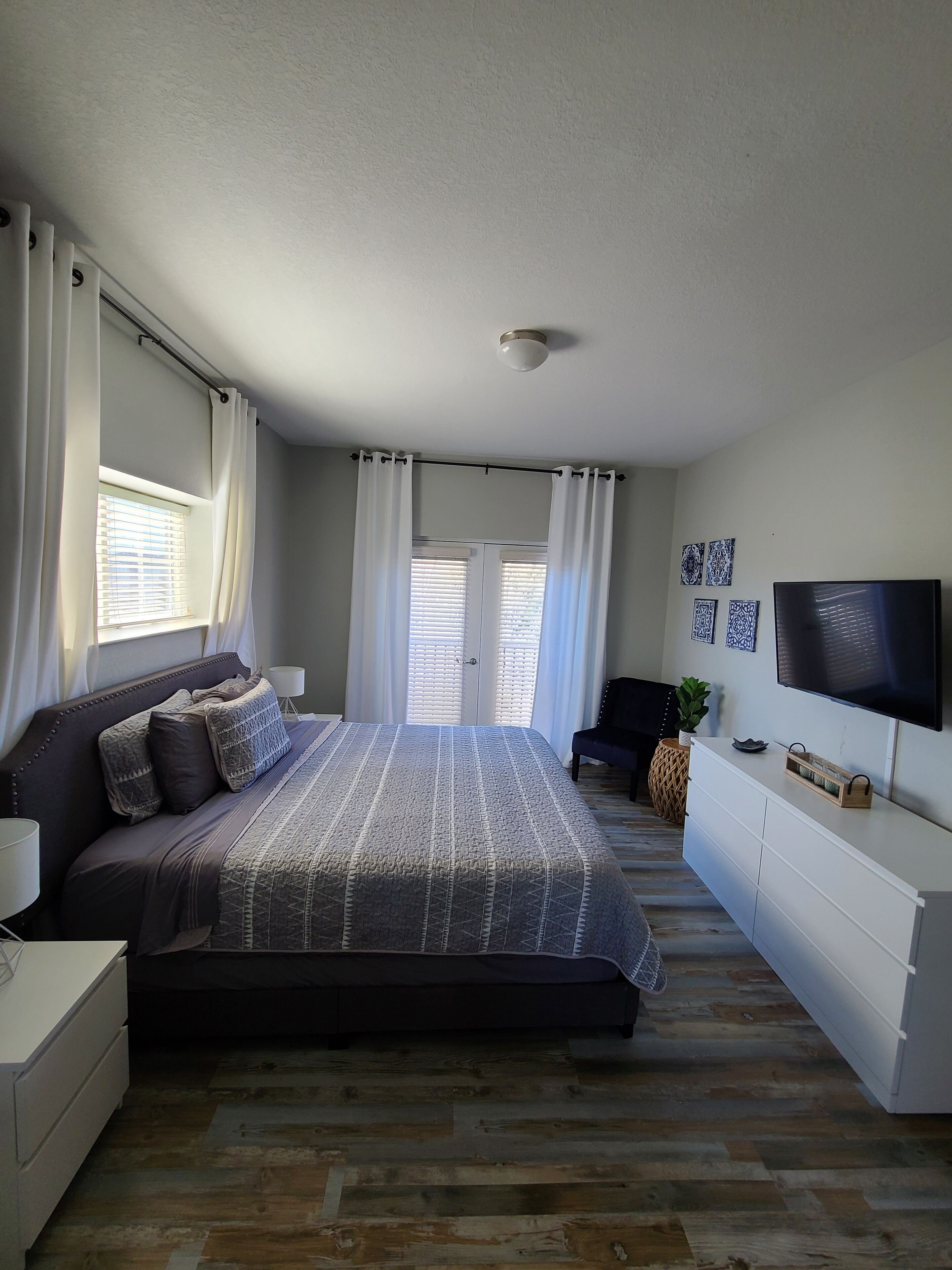 3 chambres, lit avec matelas en mousse à mémoire