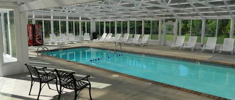 Una piscina techada, una piscina climatizada