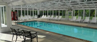 Newly Renovated Luxury Mountain View Condo on the Parkway!