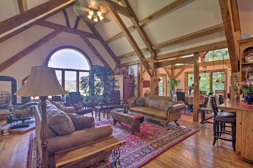 River Views + Deck: Peaceful Virginia Retreat