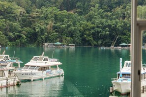 Blackout curtains, free WiFi, bed sheets