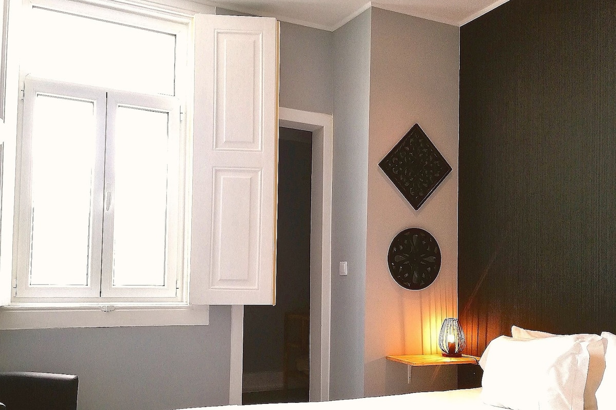 Superior Suite, Non Smoking | Desk, soundproofing, free WiFi, bed sheets