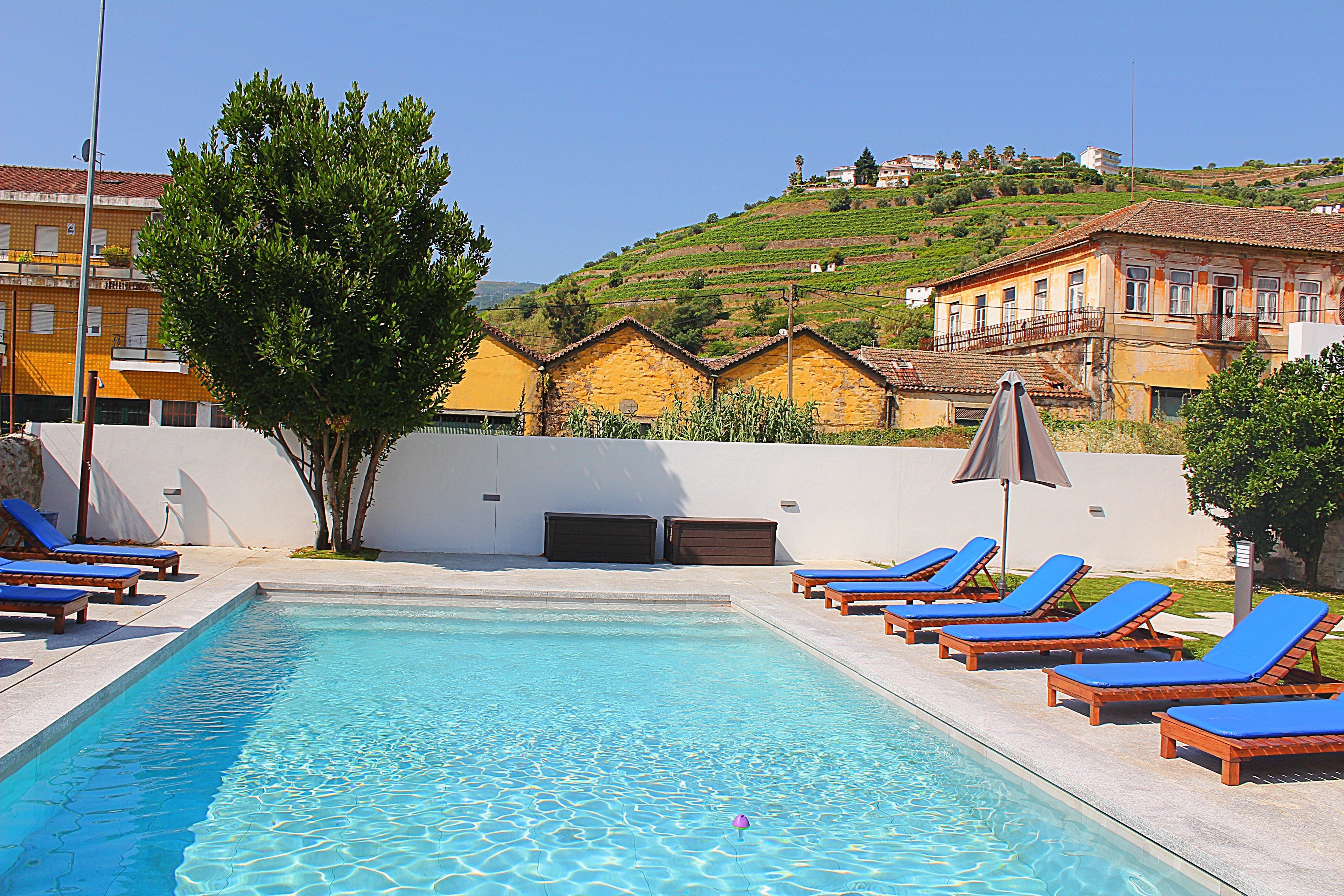 Outdoor pool, pool loungers