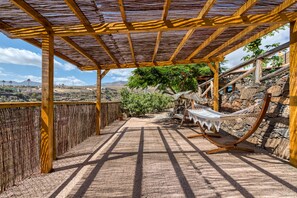 Terrace/patio - Private heated swimming pool. A/C in bedrooms. Barbecue. Free WIFI (Ingenio, Gran Canaria)