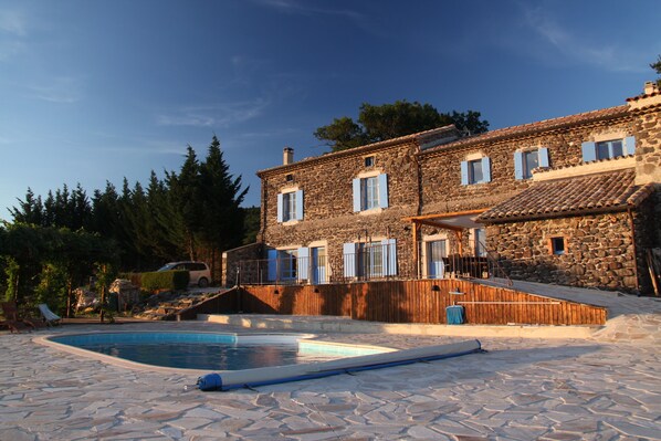 Piscine extérieure, piscine chauffée