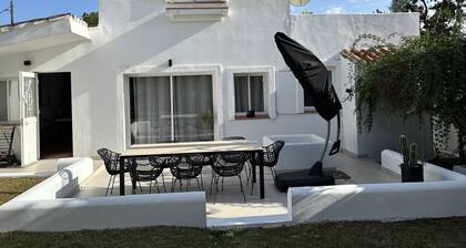 Small beachside house in Costabella, Marbella
