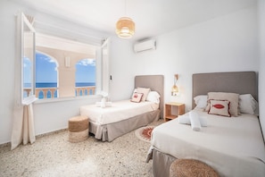 4 bedrooms, desk, iron/ironing board, WiFi