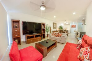 Apartment, 2 Bedrooms | Living area