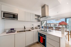 Apartment, 1 Bedroom | Private kitchen