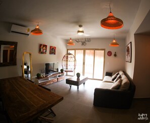 Apartment, 2 Bedrooms | Living area