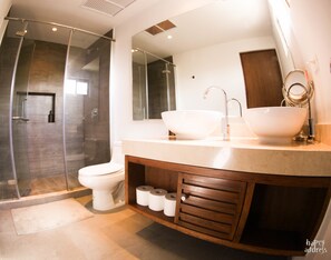 Appartement, 2 chambres | Salle de bain