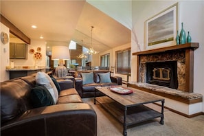 Flat-screen TV, fireplace, stereo - Burgess Creek Townhome 205 (Steamboat Springs)