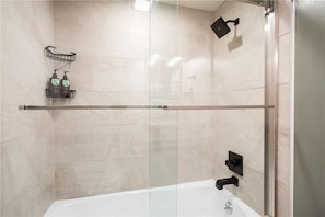 Bathroom shower - Rockies 2124 (Steamboat Springs)