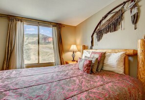 2 bedrooms, free wired internet