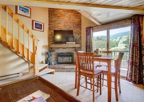 Flat-screen TV, fireplace, DVD player