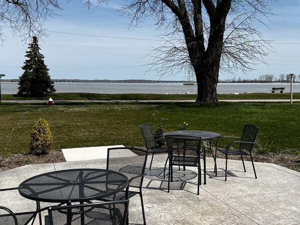 Terrace/patio - The Cedar Motel (Sandusky)