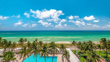 Premier Studio, Beach View | 1 bedroom, hypo-allergenic bedding, down comforters, in-room safe