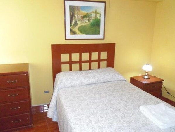 In-room safe, desk, iron/ironing board, free WiFi