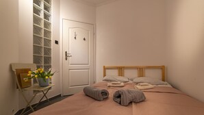 Double Room, No Windows (Gdynia) | WiFi (free), bed sheets - Hostel PrzyMorze (Gdansk)