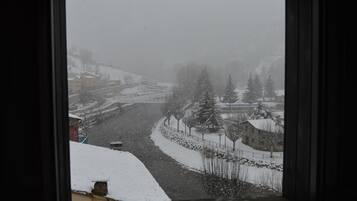 Vue depuis lâhĂ©bergement