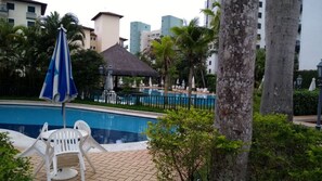 Pool - Apartment in Riviera de São Lourenço - 100 meters from the beach (Riviera de São Lourenço)