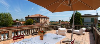 Marvellous apartment in a house on the canal near Padua and Venice