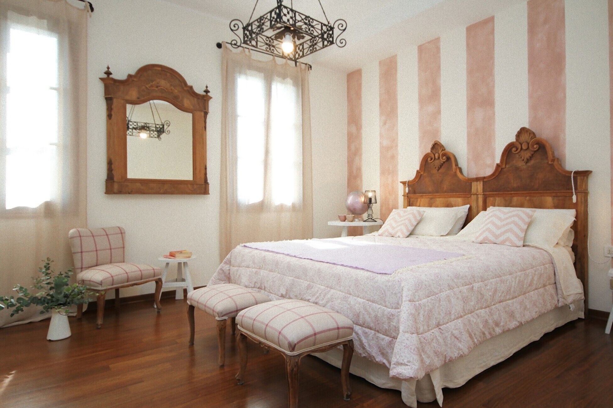 2 camere, una scrivania, ferro/asse da stiro, Wi-Fi gratuito