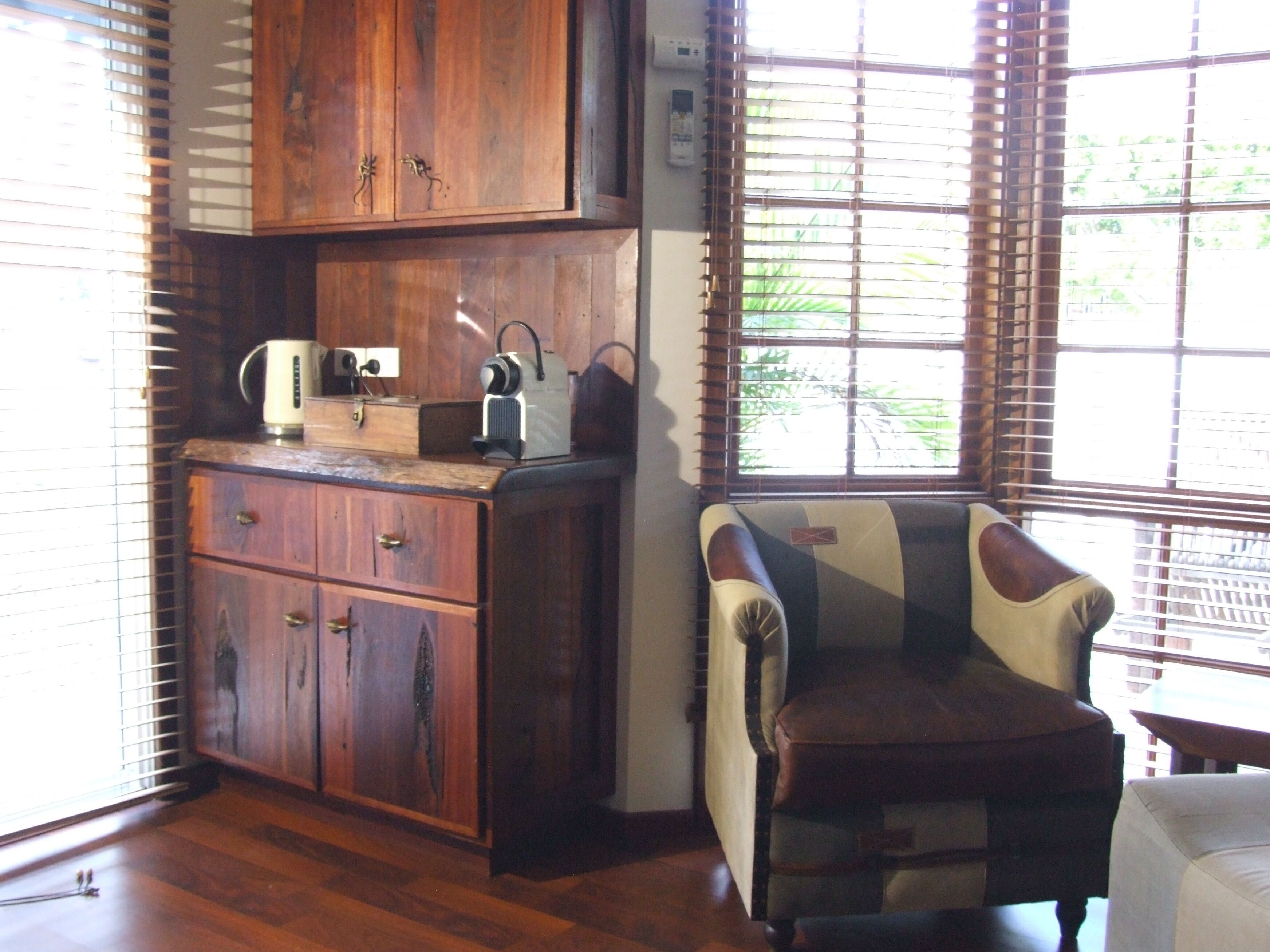 Pelicans Rest Shoalwater Bay\nPelican Retreat — image 2